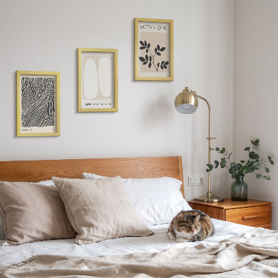 Billedvæg Blomstermønstre og minimalistiske linjer i neutrale farver