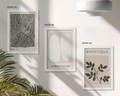 Billedvæg med blomstermønstre og minimalistiske linjer i neutrale farver