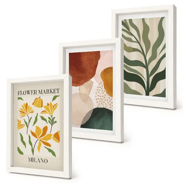 Billedvæg med blomstermotiver og abstrakte former samt blade