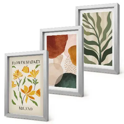 Billedvæg med blomstermotiver og abstrakte former samt blade