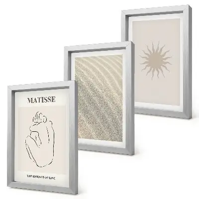 Billedvæg med minimalistiske linjer i sandfarvede nuancer af bølger og sol