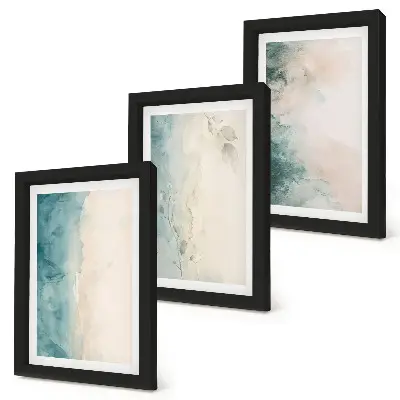 Billedvæg med akvarelmalerier på lærred i minimalistisk stil
