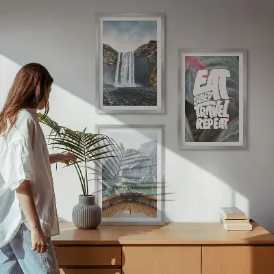 Triptykon billeder med ramme med motiv af vandfald, bjerge, natur og båd