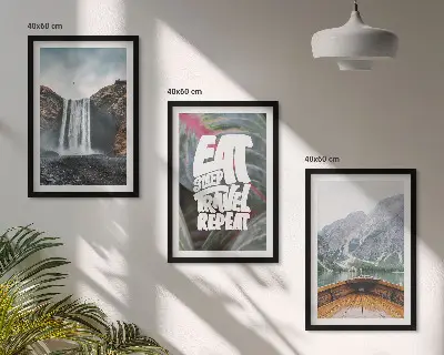 Triptykon billeder med ramme med motiv af vandfald, bjerge, natur og båd