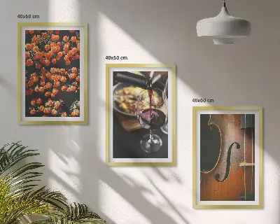 Triptyk-billeder med ramme med motiv af vintage blomster, vin og violin