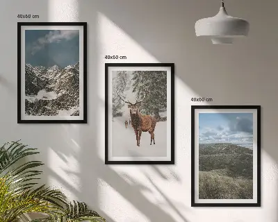 Billedvæg med naturmotiv landskab med bjerge, sne, hjorte og skov