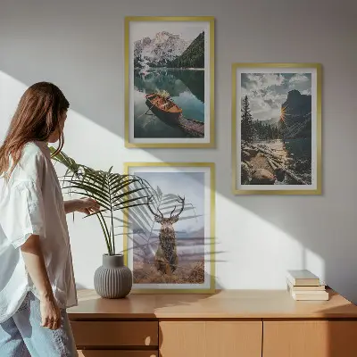 Billedsæt til soveværelse med motiv af bjergsø, båd, solnedgang og hjorte