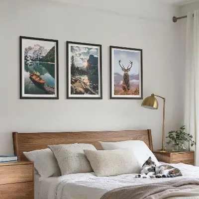 Billedsæt til soveværelse med motiv af bjergsø, båd, solnedgang og hjorte