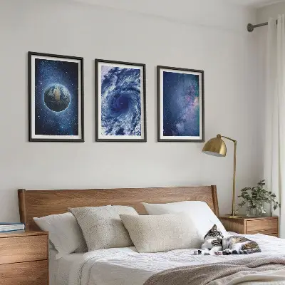 Triptykon billede med ramme motiv af galakse i rummet