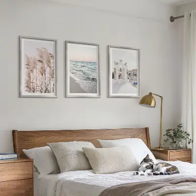 Billedsæt til soveværelset med motiver af planter, havbølger, udsigt og huse