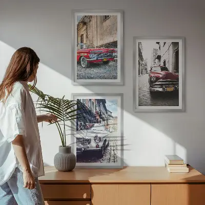 Billedvæg inspiration med klassiske biler i byerne