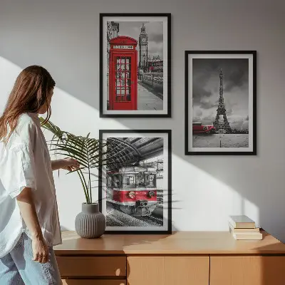 Triptykon med Londons og Paris' transportikoner billeder med ramme
