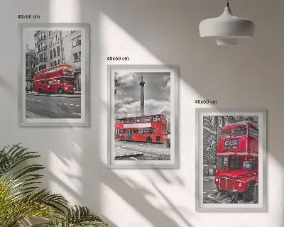 Billedvæg med motiv af røde busser i London
