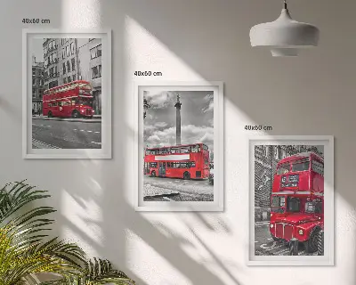 Billedvæg med motiv af røde busser i London