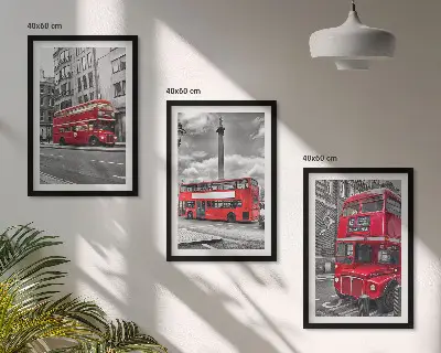Billedvæg med motiv af røde busser i London