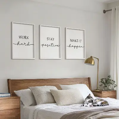 Billedsæt til soveværelset med minimalistiske motiverende citater