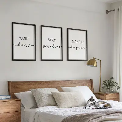 Billedsæt til soveværelset med minimalistiske motiverende citater