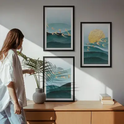 Triptyk af abstrakte solnedgangslandskaber med ramme