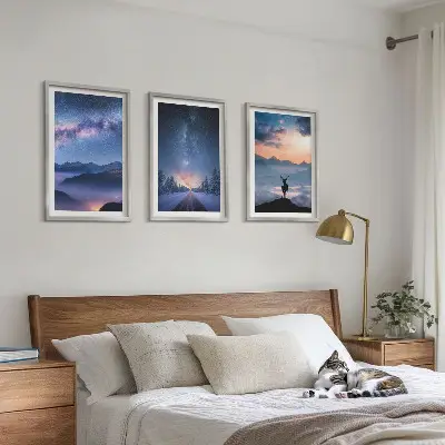 Sengesæt til soveværelset med motiv af bjerge, nattehimmel, tåge og hjorte
