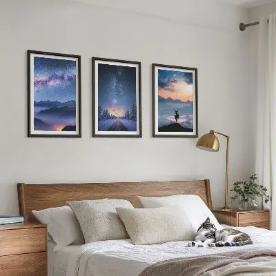 Sengesæt til soveværelset med motiv af bjerge, nattehimmel, tåge og hjorte