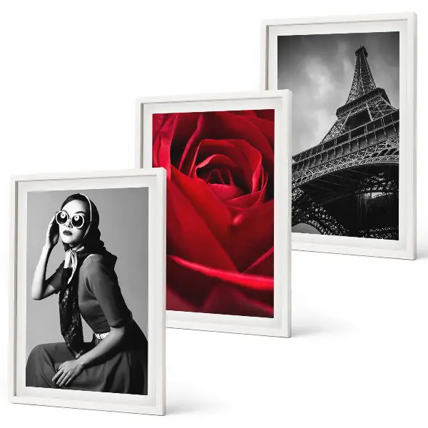 Triptykon billeder med ramme motiv af parisisk dame med Eiffeltårnsbriller