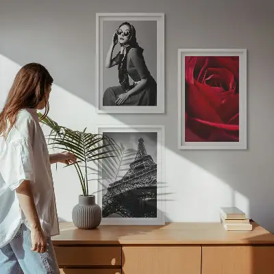 Triptykon billeder med ramme motiv af parisisk dame med Eiffeltårnsbriller