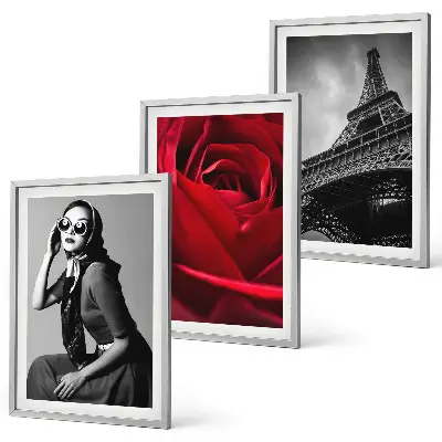 Triptykon billeder med ramme motiv af parisisk dame med Eiffeltårnsbriller