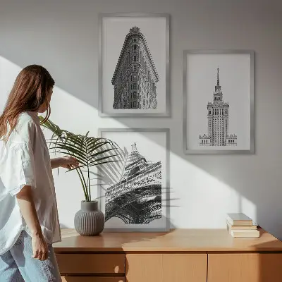 Triptykon med arkitektoniske sort-hvide bygninger med ramme