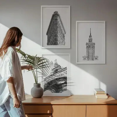 Triptykon med arkitektoniske sort-hvide bygninger med ramme
