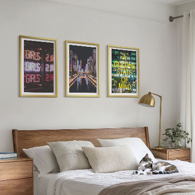 Billedvæg inspiration Neonskilte på floden om natten
