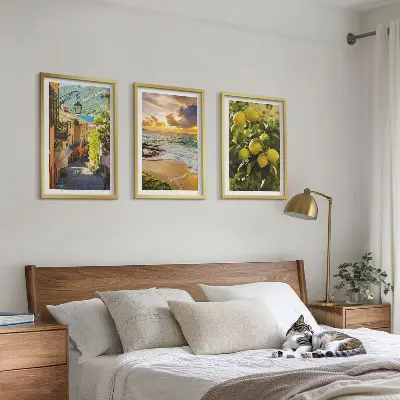 Billedsæt til soveværelset med motiver af gader, hav, strand og citrustræer