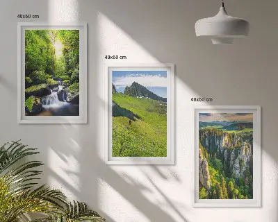 Billedvæg med naturmotiv grønne bjerge med vandfald og skov