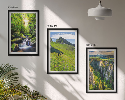 Billedvæg inspiration Grønne bjerge vandfald skov