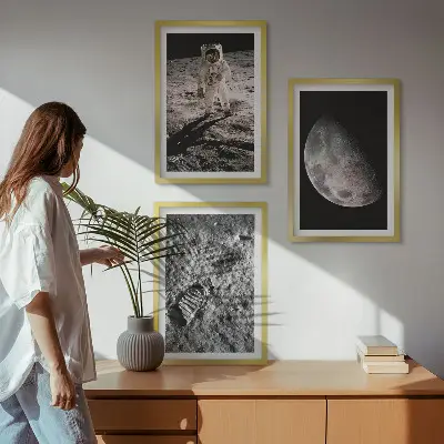 Triptykon med astronaut og månemotiv billeder med ramme