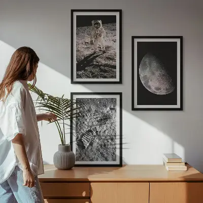 Triptykon med astronaut og månemotiv billeder med ramme