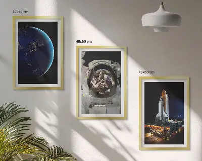 Billedvæg med rumtema astronaut og raket på Jorden