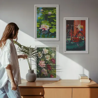 Billedsæt til soveværelset med motiv af farverige liljer i haven