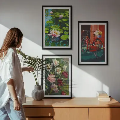 Billedsæt til soveværelset med motiv af farverige liljer i haven