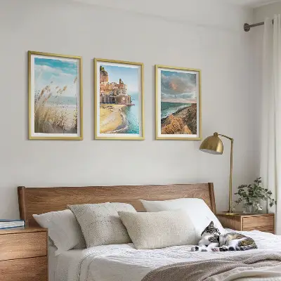 Billedvæg med landskaber strand og klipper i byen