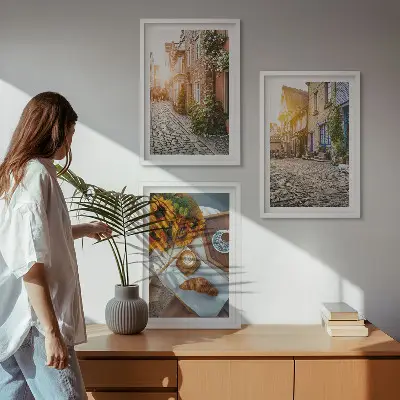 Triptyk-billeder med ramme motiv med gade, kaffe og solsikker