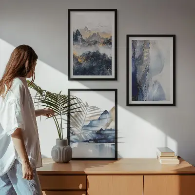 Triptykon med blå og grå bjerglandskaber med ramme