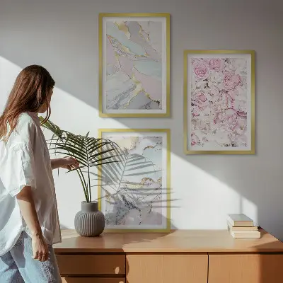 Billedsæt til soveværelset med lyserøde blomster i marmor og pastelfarver