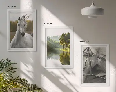 Billedvæg naturmotiv med hvide heste ved en flod