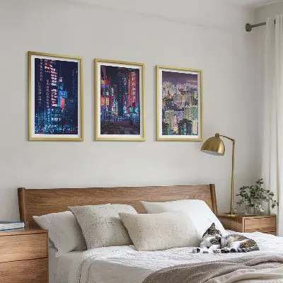 Billedsæt til soveværelset med motiv af neonlys fra Natbyen