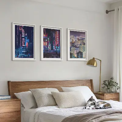 Billedsæt til soveværelset med motiv af neonlys fra Natbyen