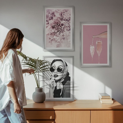 Billedvæg inspiration Roseblomster og en elegant dame