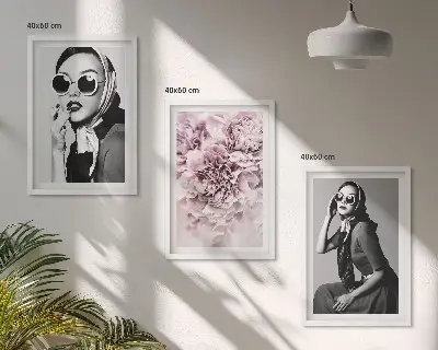 Triptykon med portrætter af kvinder og blomster indrammede billeder