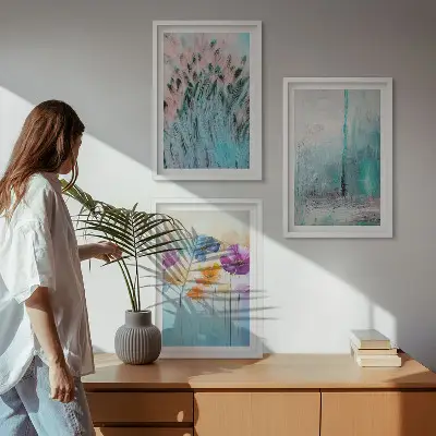 Billedvæg med pastelblomster mønstret baggrund