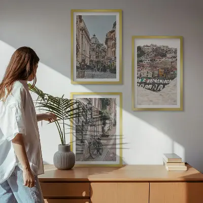Billedvæg med motiv af de charmerende gader i byens havn inspiration