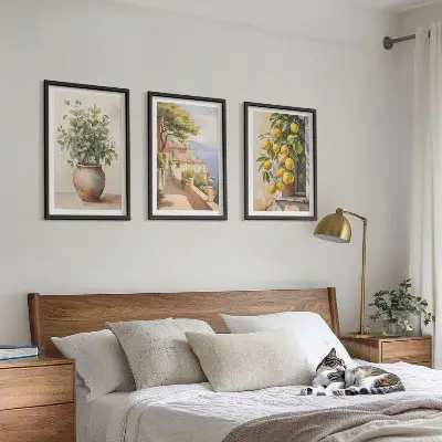 Triptykon-billeder med ramme motiv med blomster i en vase og citroner